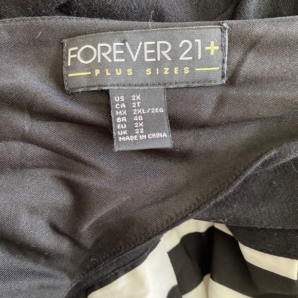 Forever 21 black and white dress 2X - Picture 5 of 6
